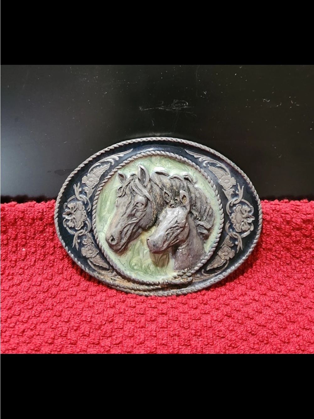 Vintage 1991 Siskiyou A-5 Mare & Foal Horse Belt Buckle Pewter Green Enamel USA
